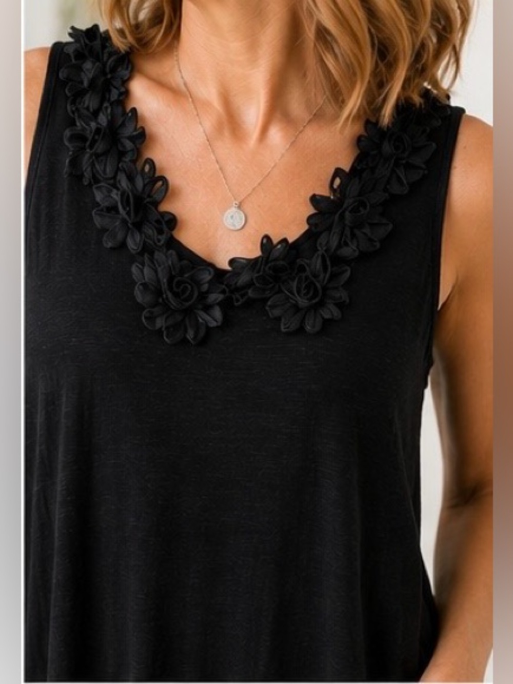 THX Collection Black Floral Appliqué Tunic Tank Top L | Made in Canada